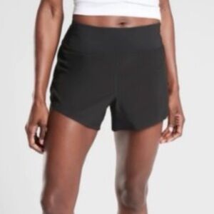Athleta Run With It 3.5 inch short
